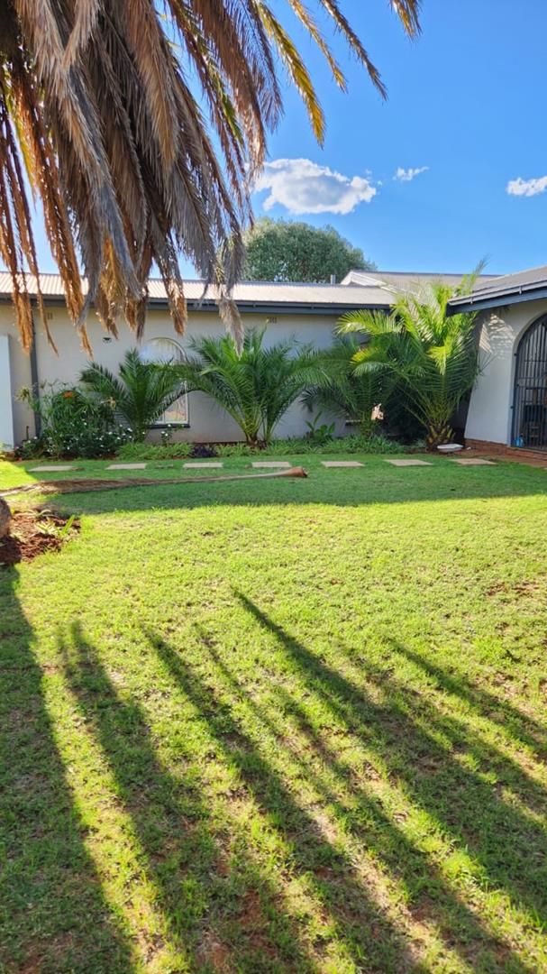 4 Bedroom Property for Sale in Carters Glen Northern Cape